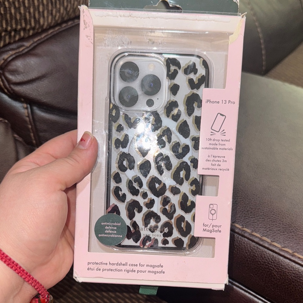 Kate Spade Protective Hardshell for MagSafe for iPhone 13 Pro